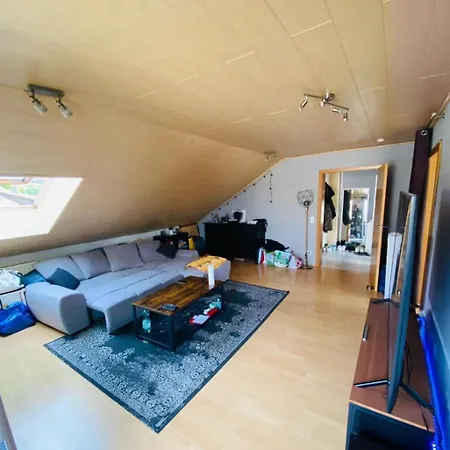 2 Dg Mit Ebk Und Grossem Balkon! *